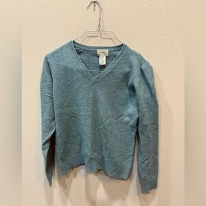 L.L. Bean v neck Lambswool blend knit sweater Size Medium